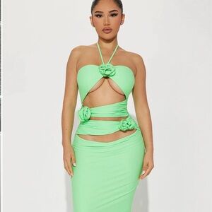 Casey cut out maxi dress in lime new never worn - size medium